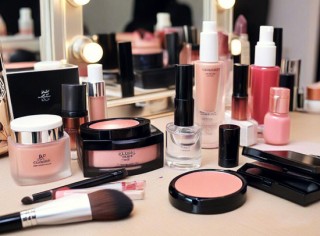 亏8千万！阿里清仓、创始人“天价离婚”，谁拖累了丽人丽妆？