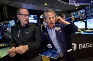 午盘：美股涨跌不一 纳指下跌320点