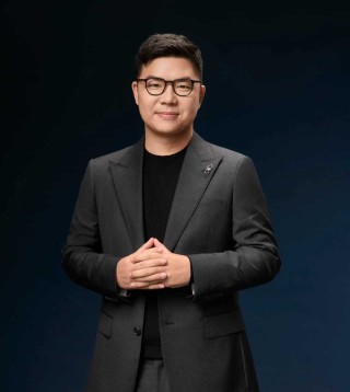 官宣！赵长江加盟智界汽车，放言鸿蒙智行首款MPV“三年内无对手”，V9要冲击50万元级高端市场