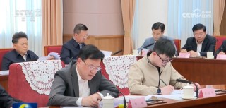 李强总理主持召开经济形势专家和企业家座谈会，参会发言的都有谁？