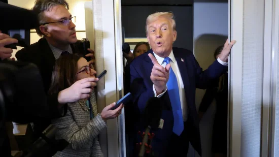 调查称美国第一季度GDP将仅增长0.3% 特朗普关税引发滞胀 第1张 调查称美国第一季度GDP将仅增长0.3% 特朗普关税引发滞胀 第1张