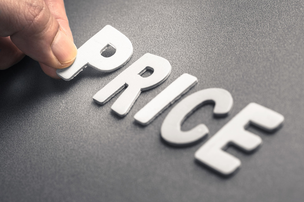 黄金价格为什么一直跌？黄金价格波动对投资策略有何影响？  第1张