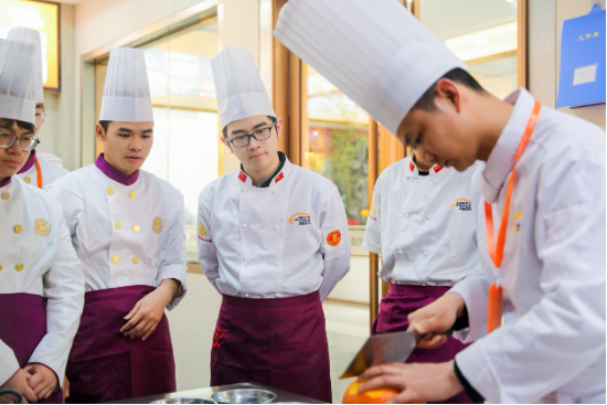 从核物理到中餐,一位复旦学子的跨界人生选择 第3张 从核物理到中餐,一位复旦学子的跨界人生选择 第3张