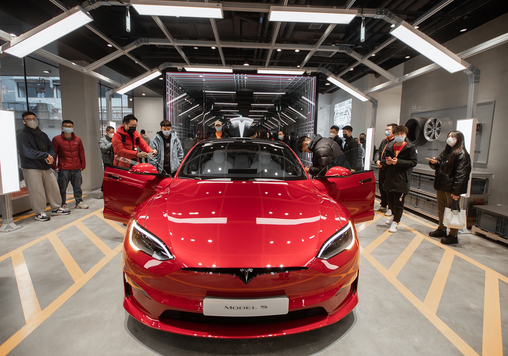 市值蒸发了2.85万亿元！投资者很不满，特斯拉董事会开始有所行动，马斯克的CEO要不保了？  第3张