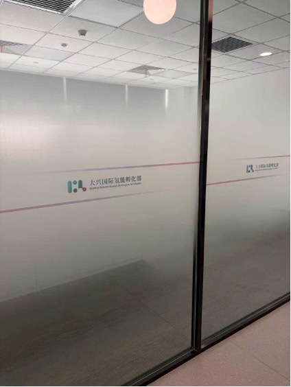 梅向荣如何把盈科从“宇宙大所”变成“吸金黑洞”？  第5张